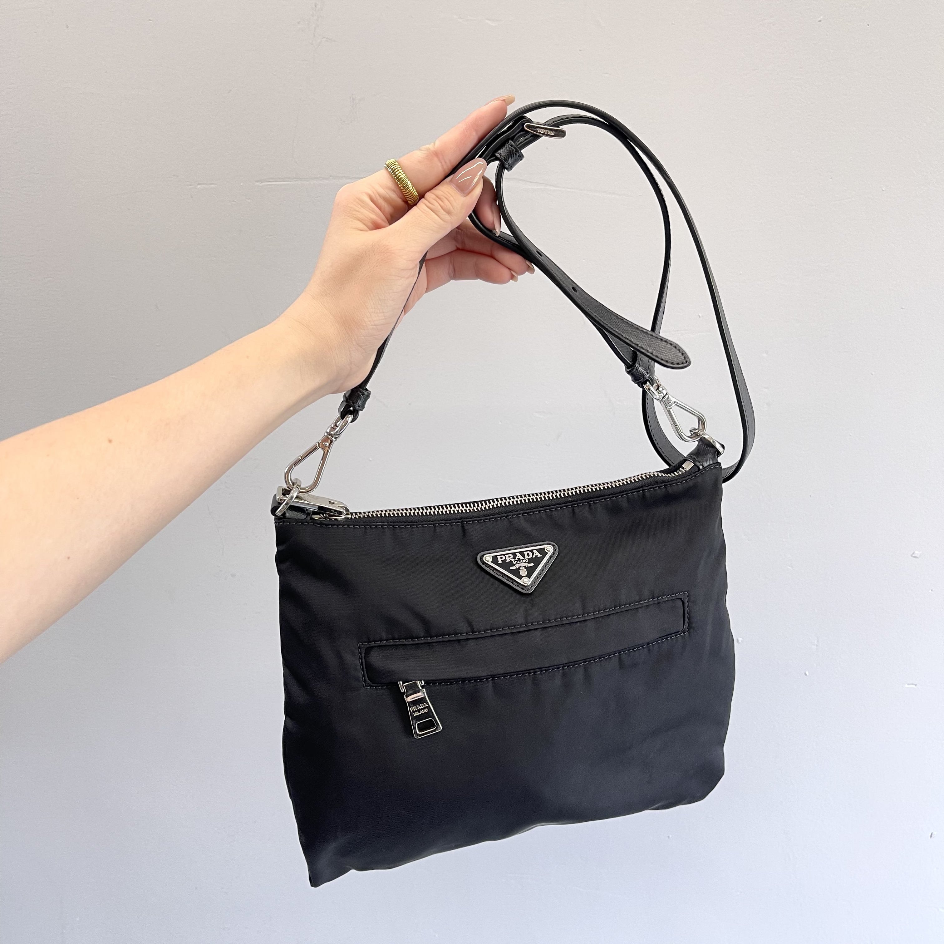 95新 Prada/普拉达 降落伞尼龙单肩斜挎女包090503