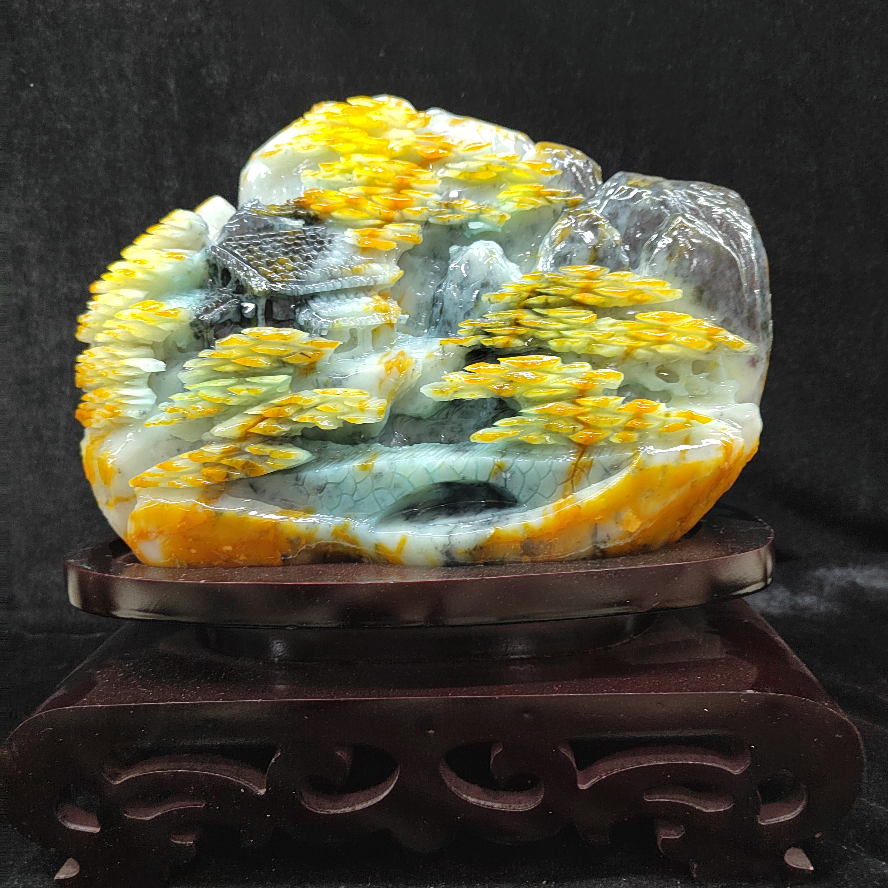 岫岩中的花玉（福居宝地山水摆件）