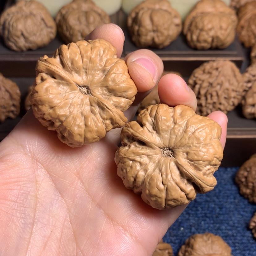 【闪购商品】桃核吊坠星**耀