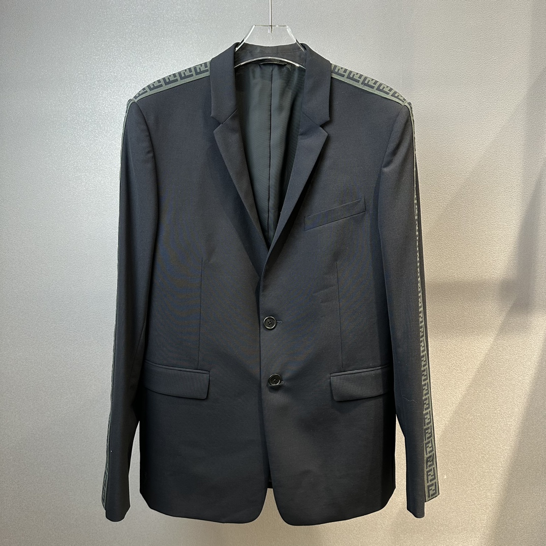 全新未使用 FENDI/芬迪 男士藏蓝色肩部双Flogo 西服外套 114489