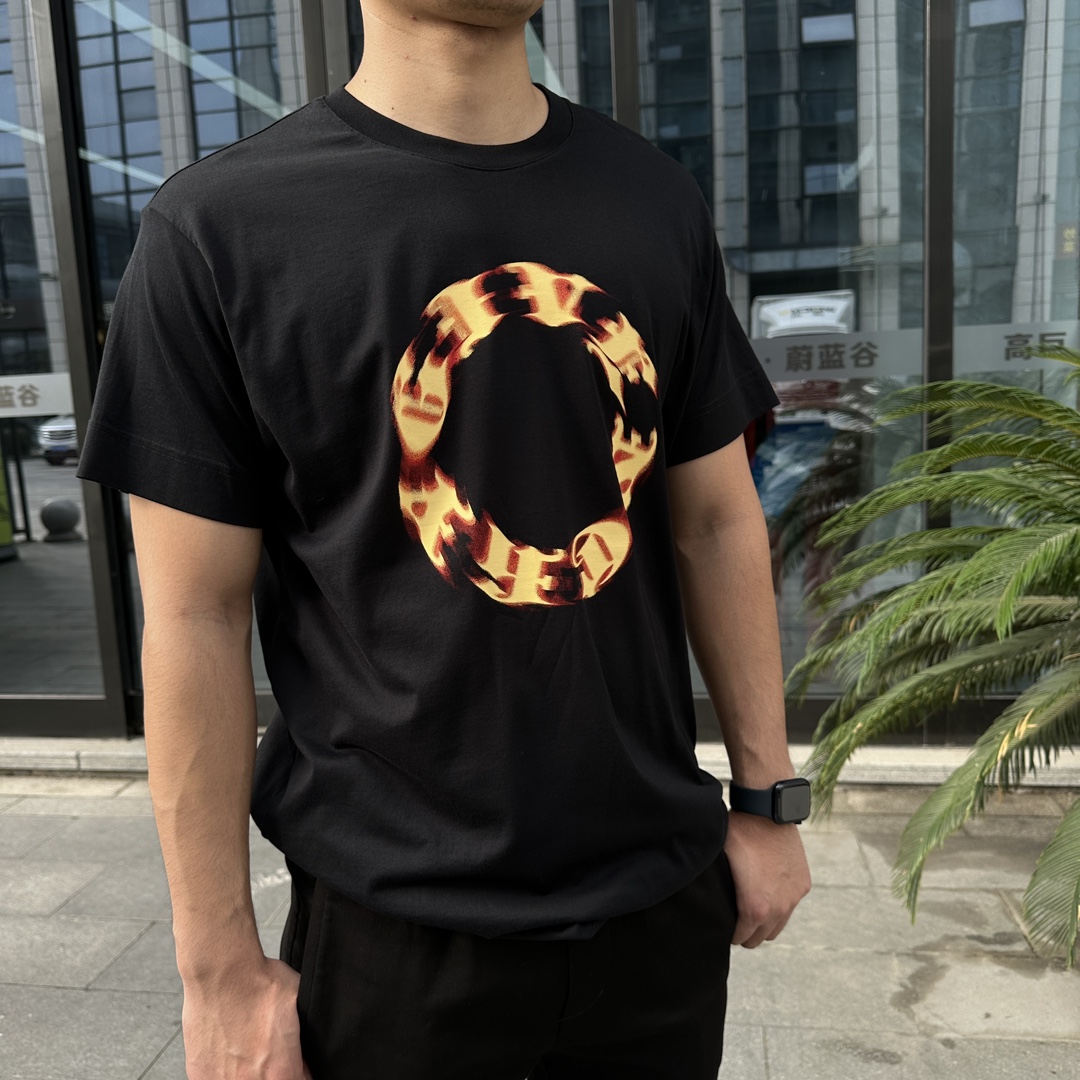 全新未使用 Givenchy/纪梵希 男士黑色火焰字母logo圆领T恤149181