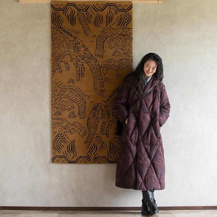 牧衣游原创 提花丝麻羽绒长保暖羽绒服新款加厚抗寒连帽外套 麦气