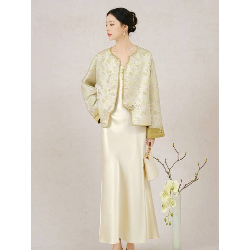 拾白鹊报春 新中式外套女春秋原创国风桑蚕丝提花盘扣茶服SU3161