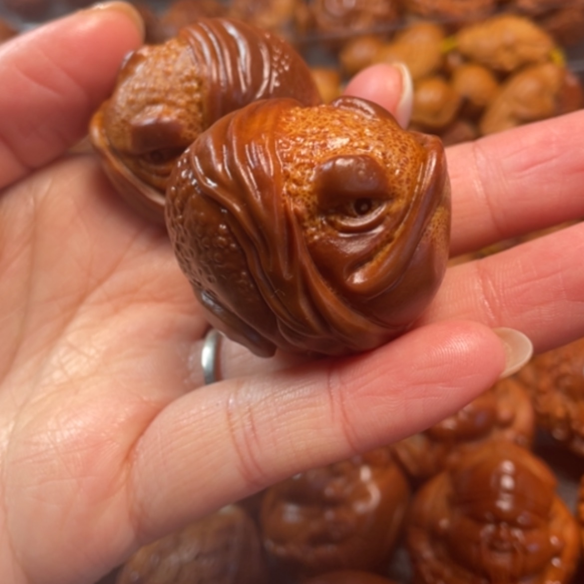 【闪购商品】橄榄核吊坠岳****?吞金兽