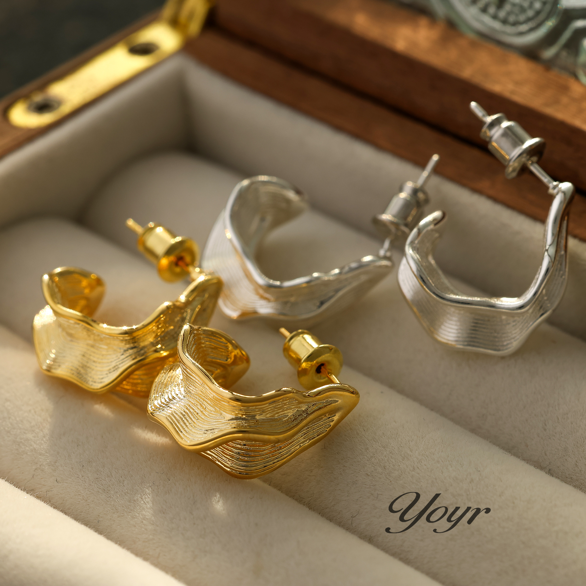 YOYR 黄铜耳饰 ins风精工褶皱波浪 百搭耳环小众冷淡风气质耳钉