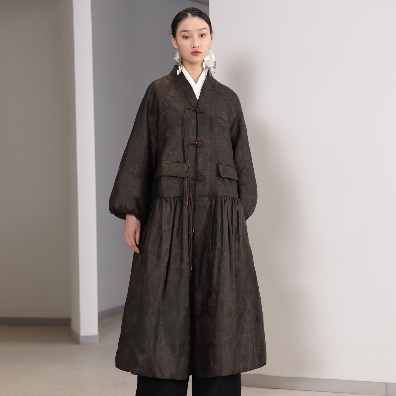 界内界外新中式鹅绒服复古香云纱长款大摆保暖羽绒服J33Y606-1X