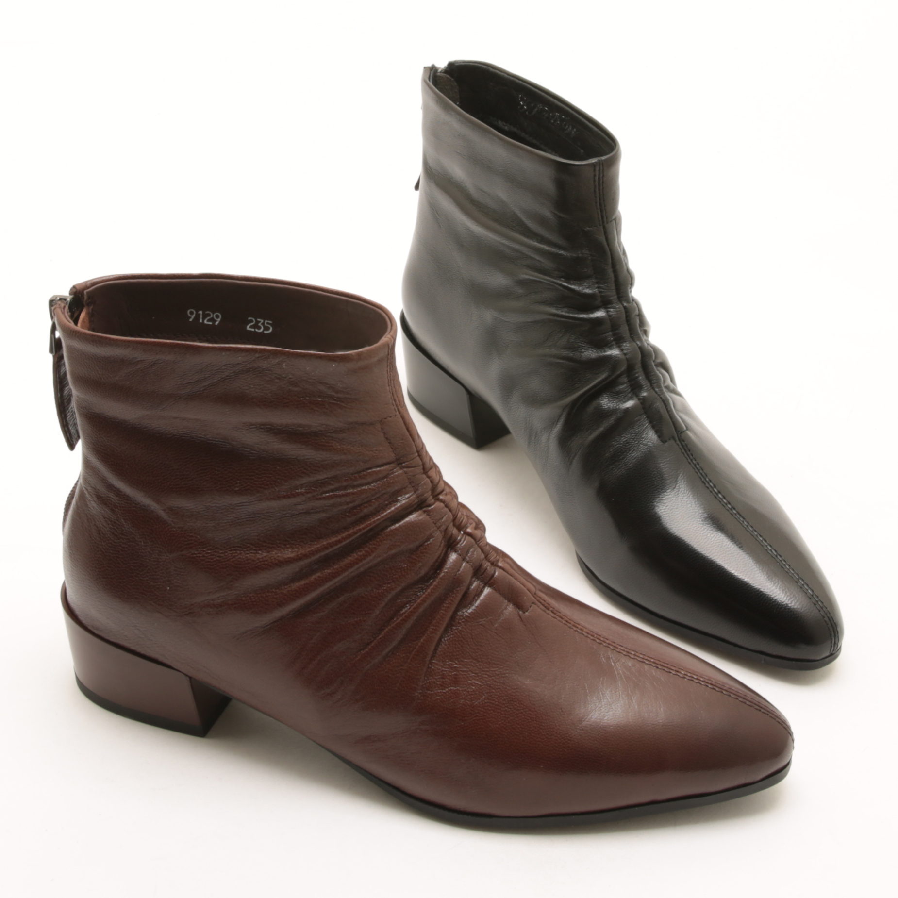 5429冬季新款法式复古褶皱低跟短靴女尖头时装粗跟后拉链棉靴