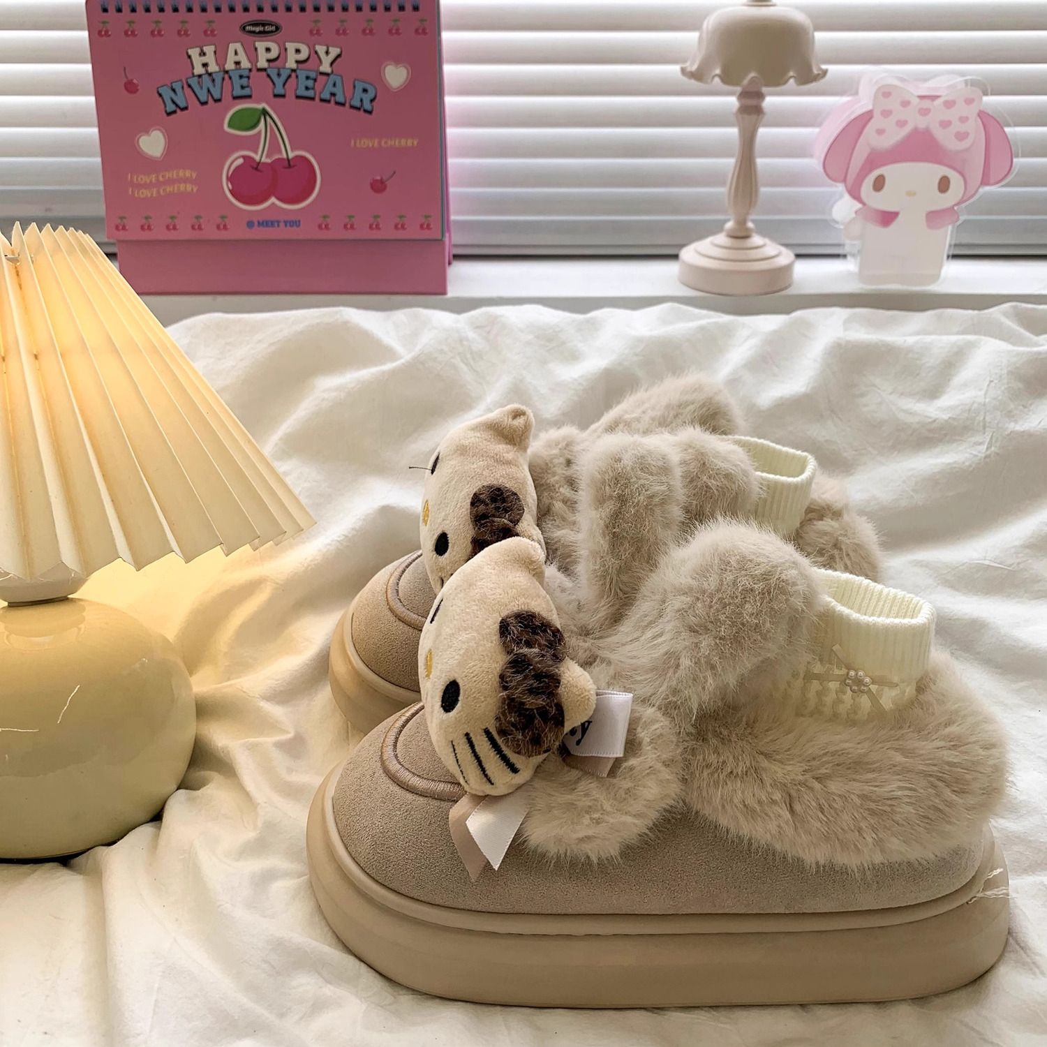 可爱卡通kt猫棉鞋女2025冬季新款百搭外穿加厚保暖毛绒一体保暖