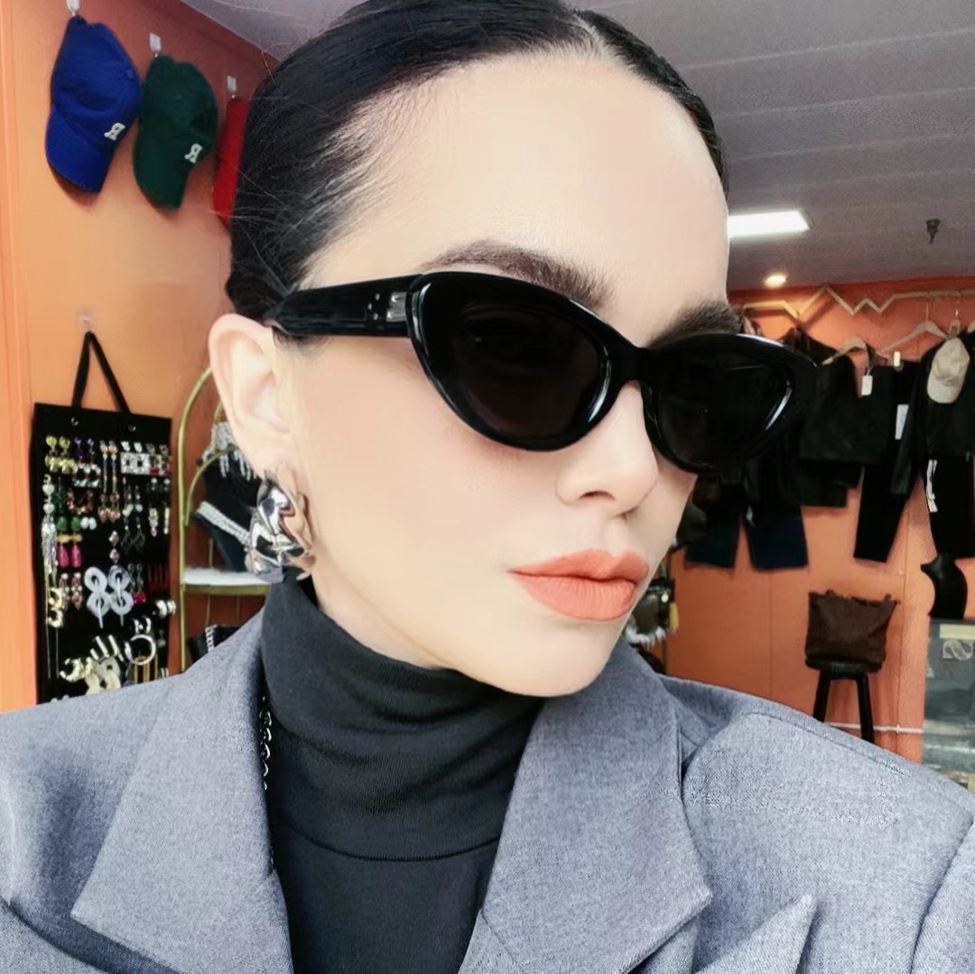 【002】韩版复古猫眼墨镜女士黑色个性街拍气质百搭时尚