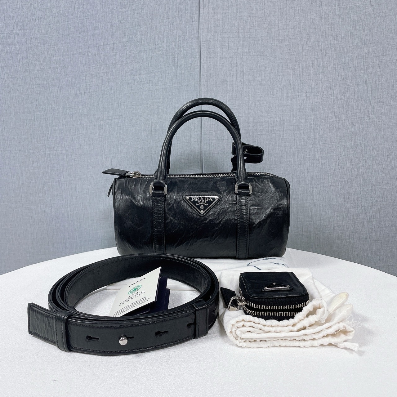 99新 Prada/普拉达 普拉达/Prada  黑色羊皮波士顿枕头包肩包