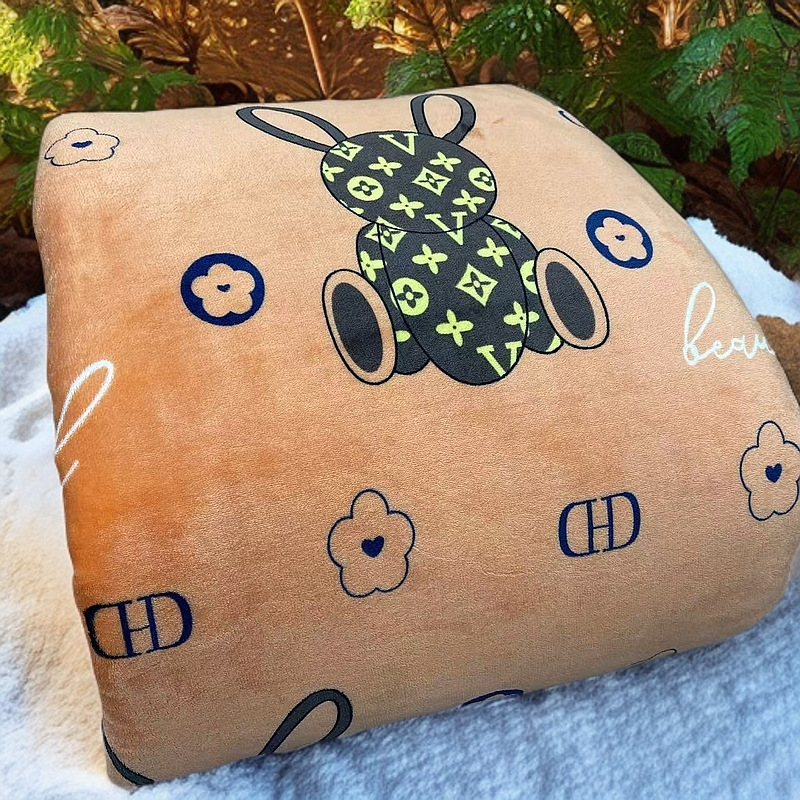 辰美家纺牛奶绒【卡通暴力兔自发热冬被】2.0*1.8CM加厚柔软机洗被