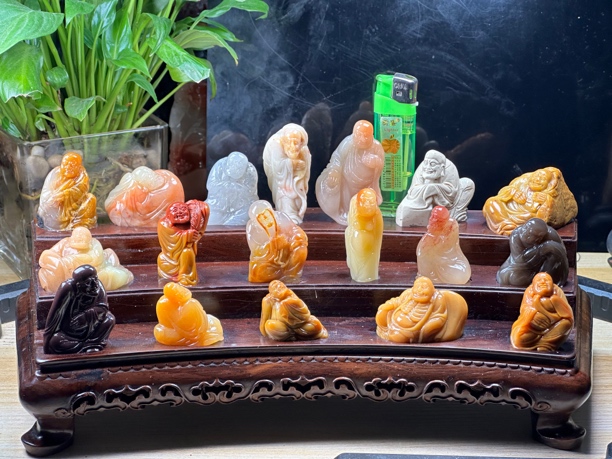 寿山石十八种品种石雕刻十八罗汉，总尺寸：33-15-13，6-4-2cm左右