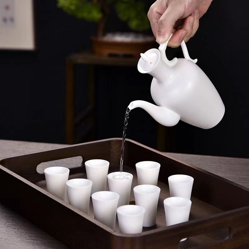 高端陶瓷玉瓷酒具白瓷白酒杯套装家用分酒器中式国风烈酒杯礼盒装