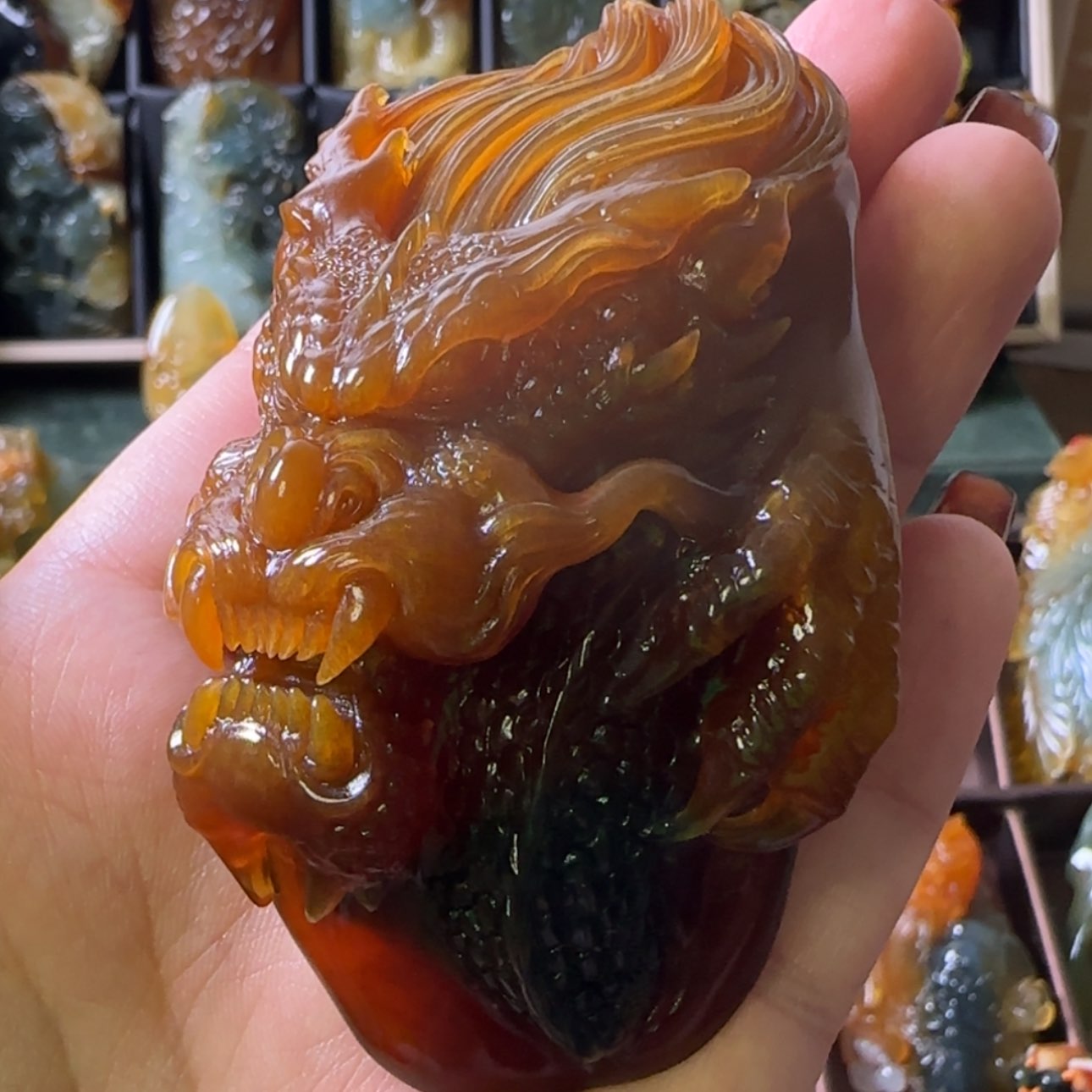 【闪购商品】蛇纹石玉手把件合金鹏**里