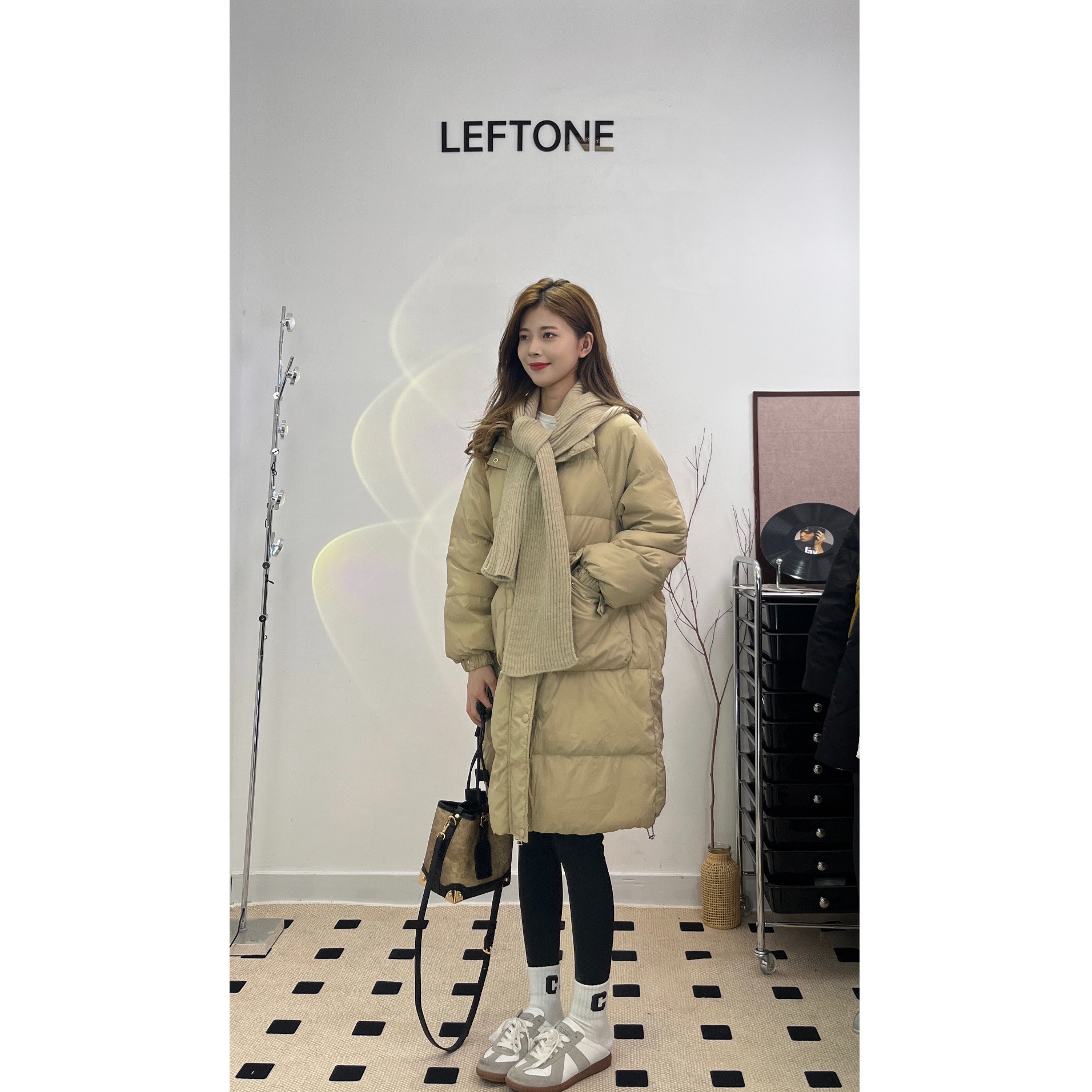 陈左一 |【冬日来信】韩系羽绒服围脖披肩可拆卸宽松中长款冬外套女