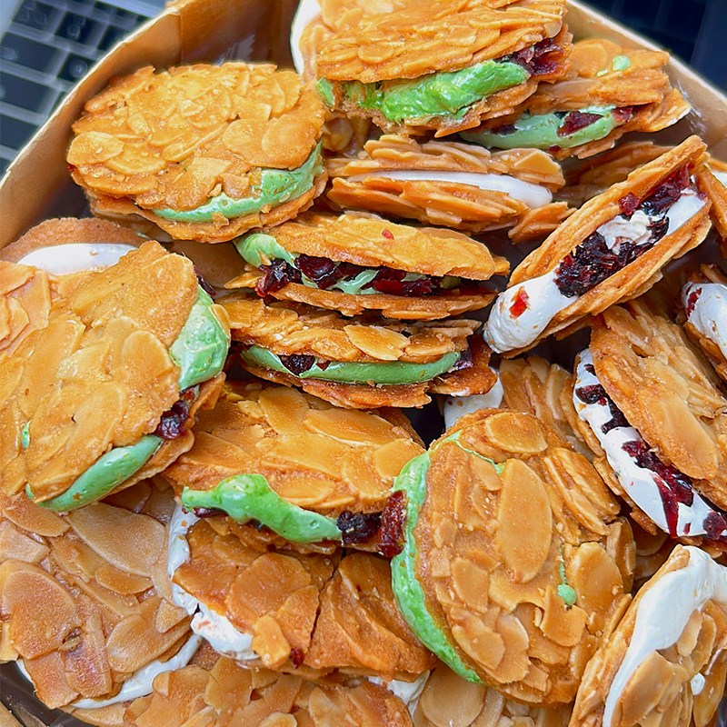 挖到宝了！拉丝扁桃仁夹心酥牛扎杏仁薄脆饼干网红下午茶休闲零食