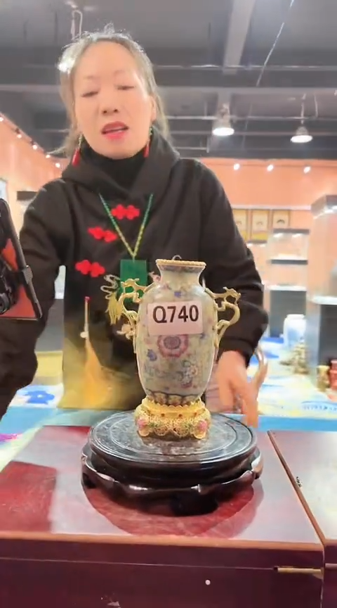 【闪购商品】陶瓷摆件Q740