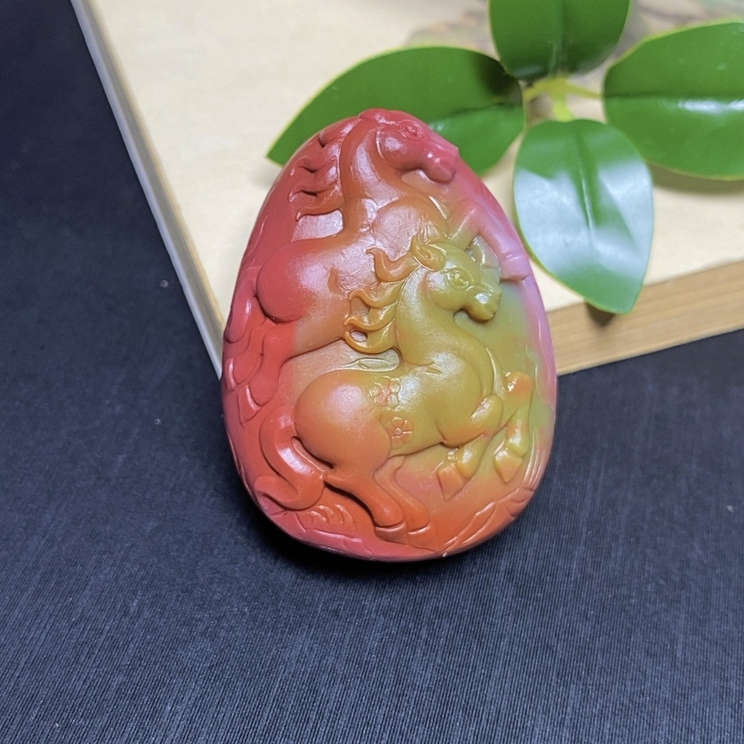 天然四川盐源玛瑙苏工雕刻俏色马到成功雕刻件吊坠挂件手把件摆件