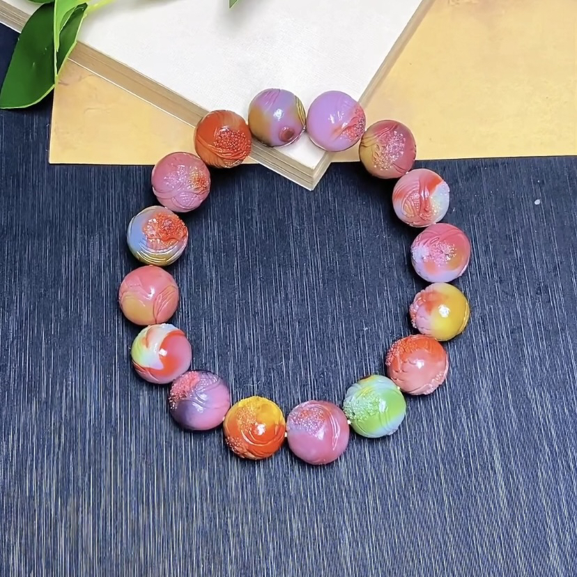 天然七彩盐源玛瑙苏工大师雕刻包浆俏色山水雕刻手串手链手持送礼