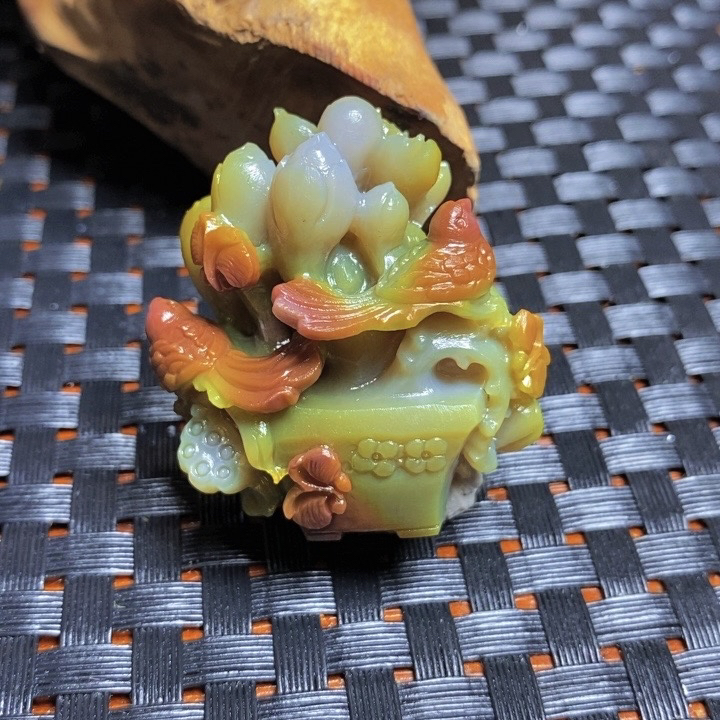 天然老矿老料盐源玛瑙玉兰花花瓶雕件小配件佛头手串手链多圈 108