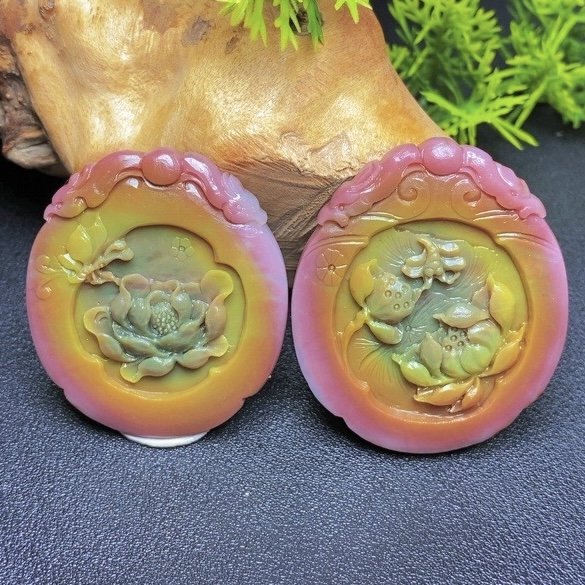 凉山七彩盐源玛瑙满色满肉蝶恋花牡丹花挂件吊坠项链毛衣链摆件女