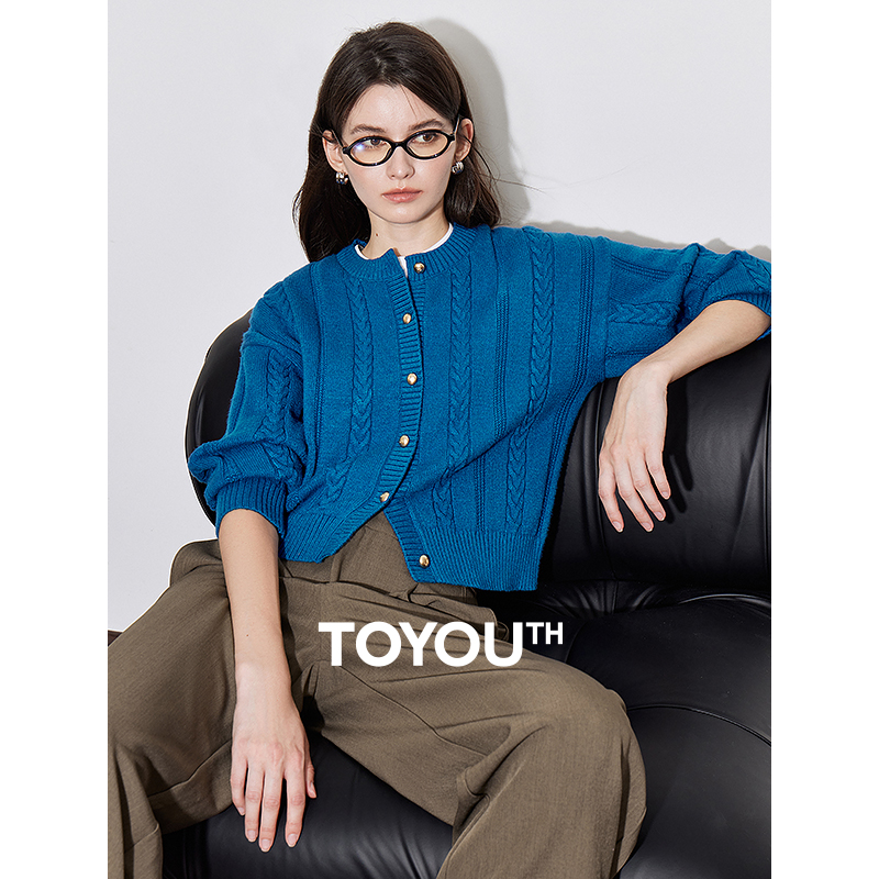 【银泰专属】初语秋冬绞花针织衫2025时尚百搭毛织开衫外套8433044