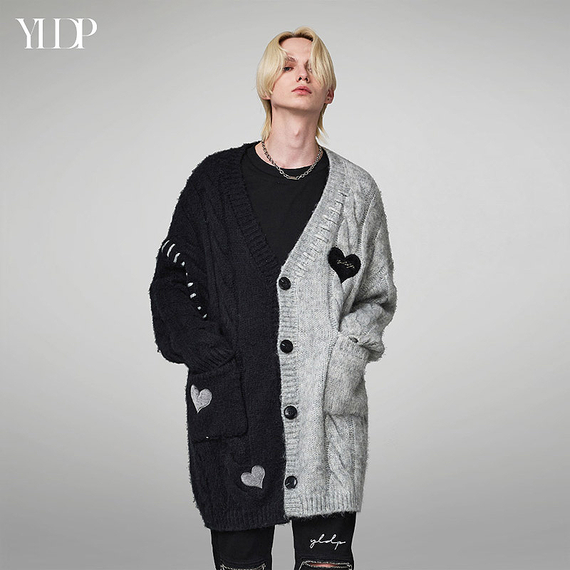 YLDP马海毛羊毛黑灰拼接立体爱心中长款毛衣情侣开衫