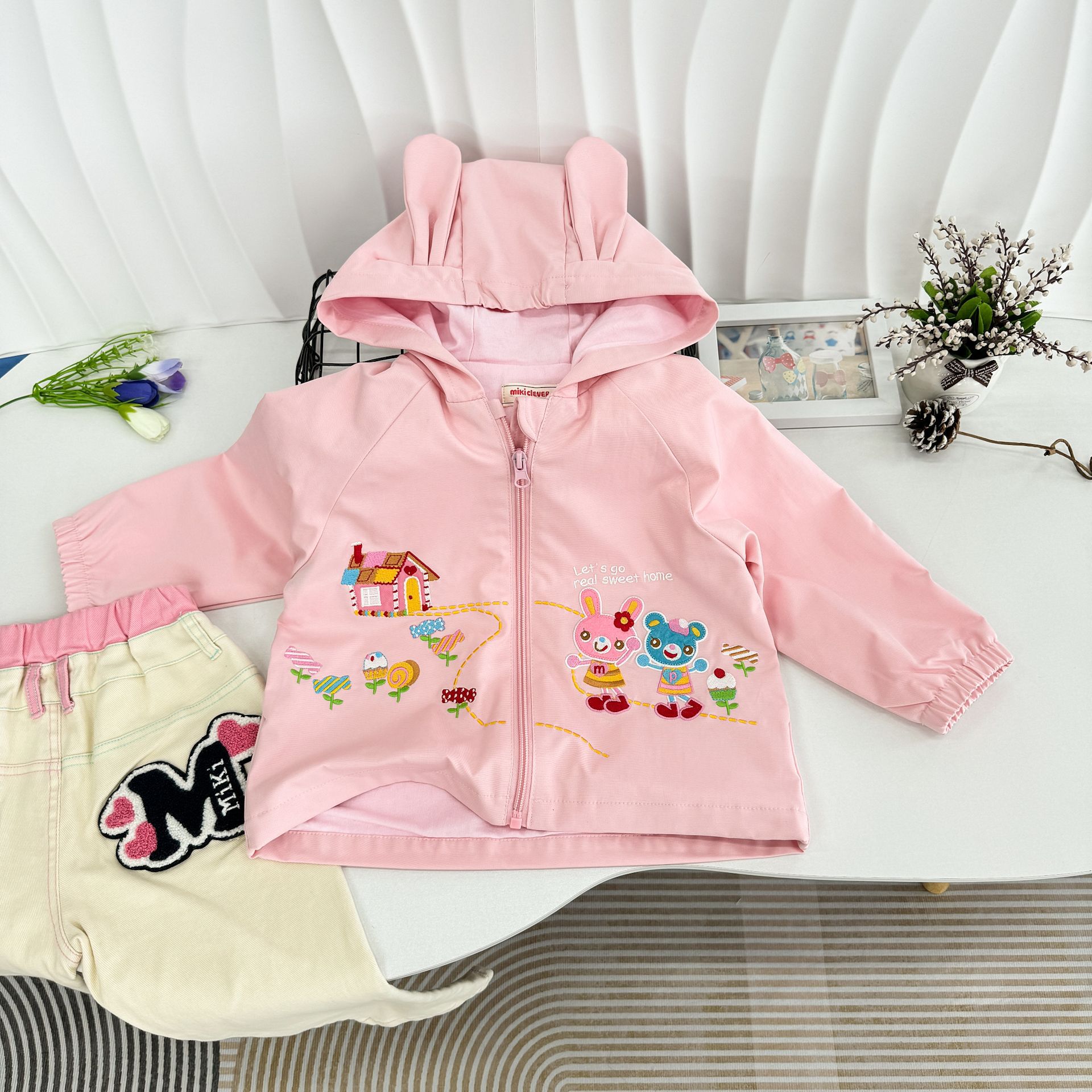 外贸日系miki24秋季新款卡通小兔风衣女童连帽找朋友开衫外套5039