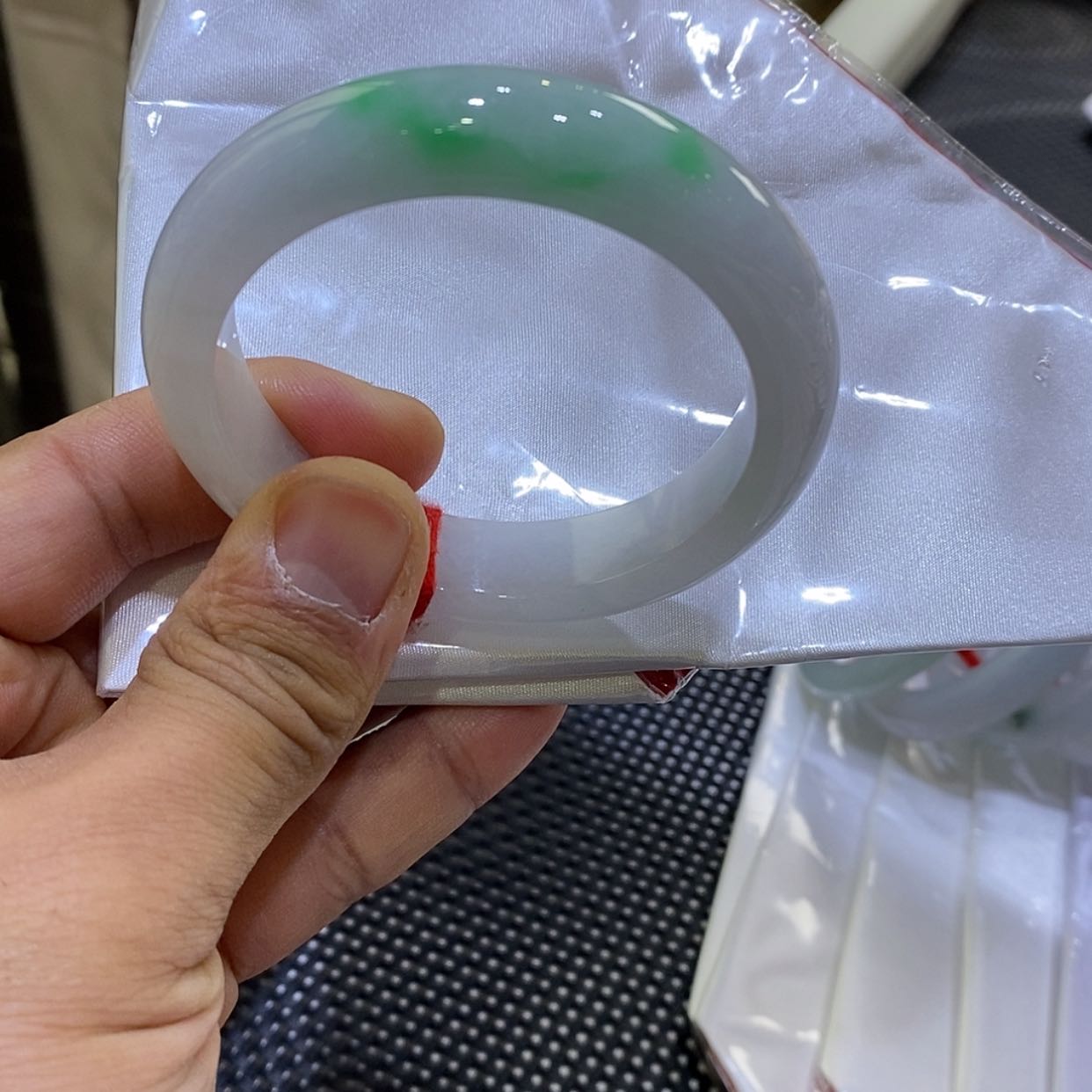 【闪购商品】翡翠手镯未镶嵌涟*