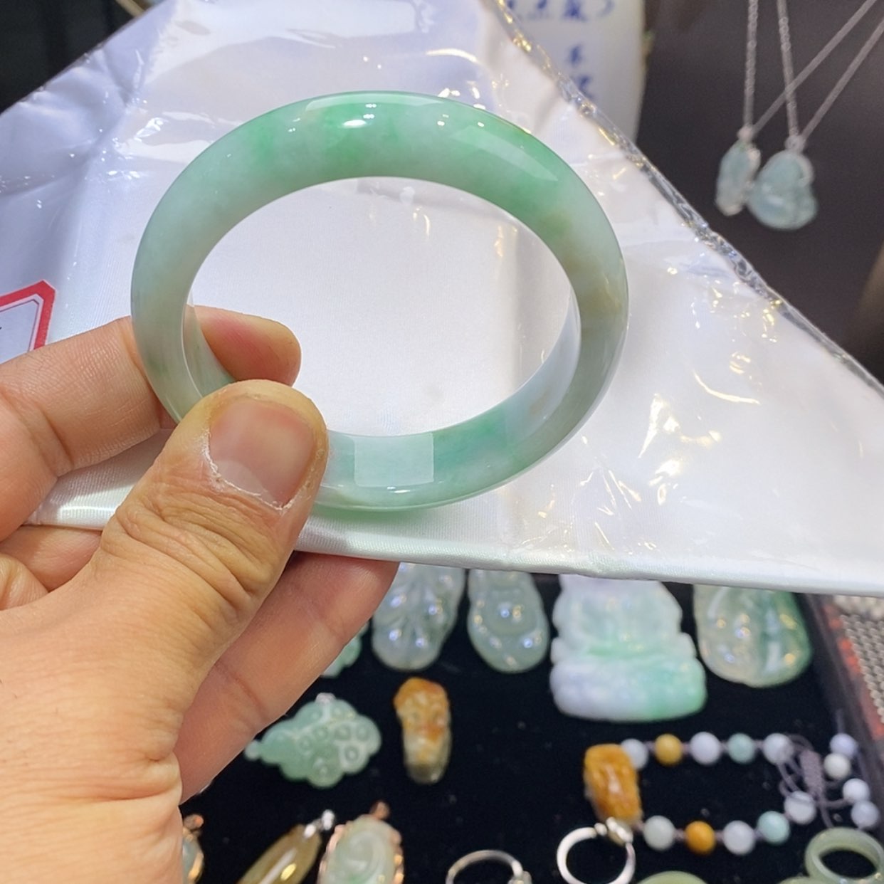 【闪购商品】翡翠手镯未镶嵌叫***～