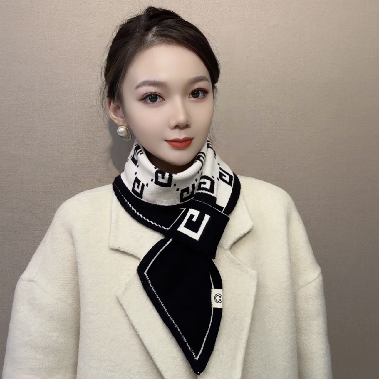 小围巾女款爆款2025新款围脖护颈女秋冬季保暖洋气加厚高档披肩商品图
