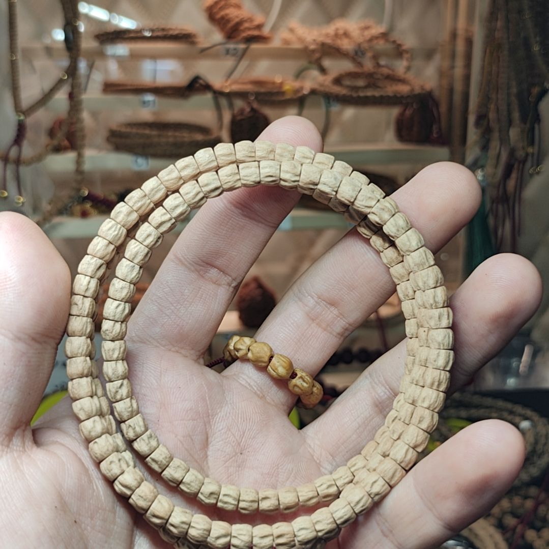 【闪购商品】柏香籽/百香籽吊坠宇****士