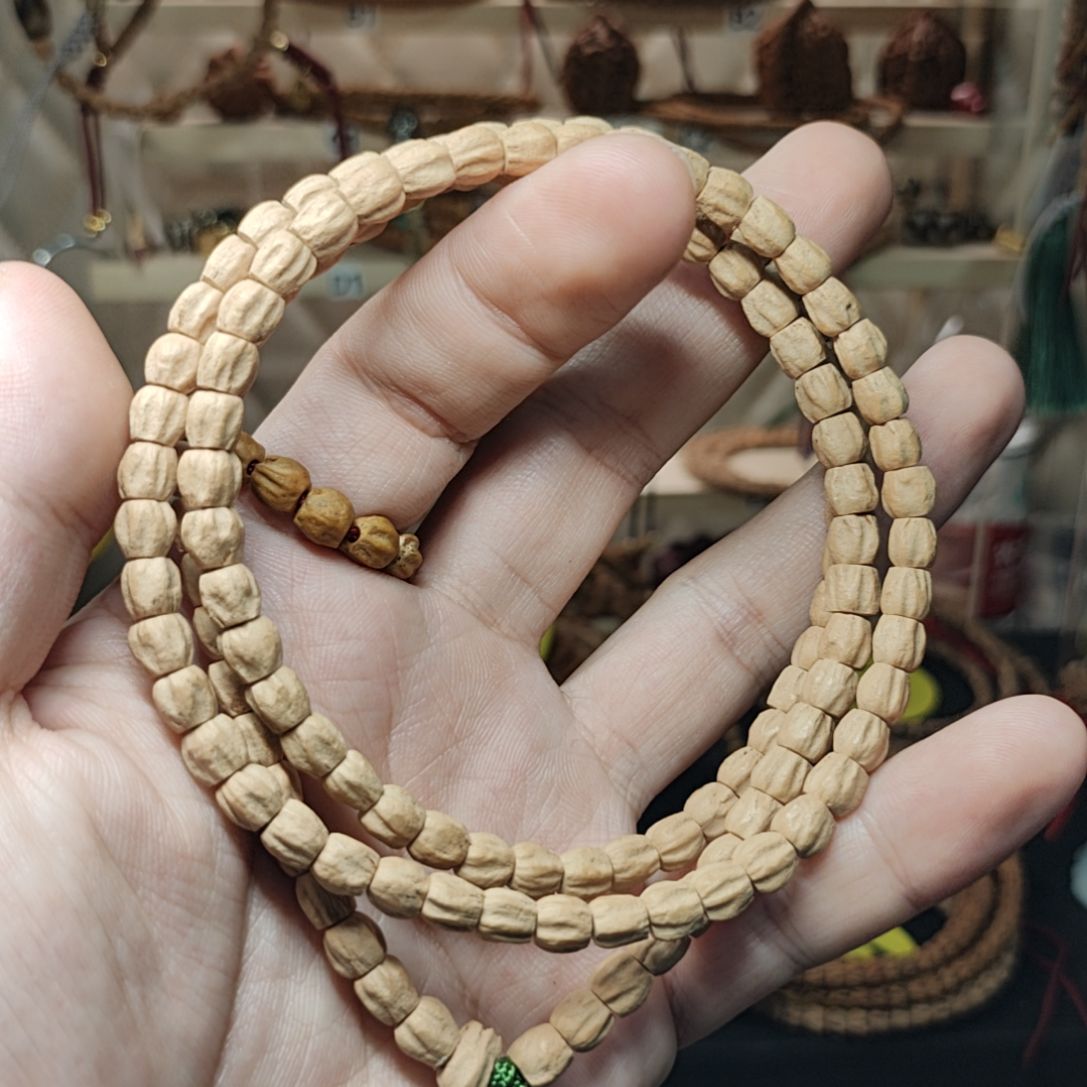 【闪购商品】柏香籽/百香籽吊坠今****了