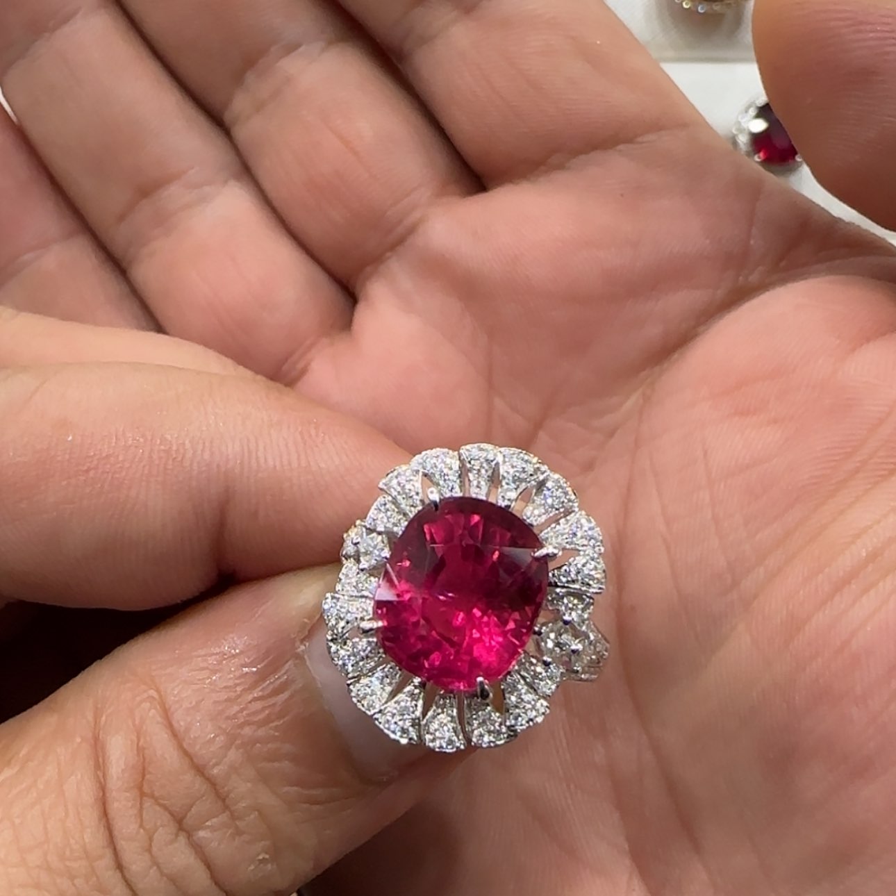 【闪购商品】碧玺戒指18K金镶嵌爱****