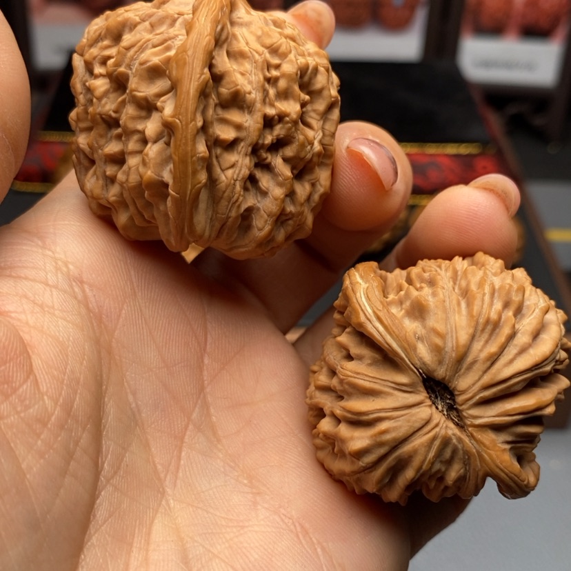 【闪购商品】文玩核桃把件?****林