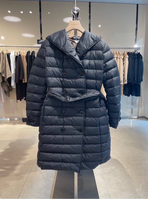 全新未使用 BURBERRY/博柏利 女款连帽双排扣羽绒服长款