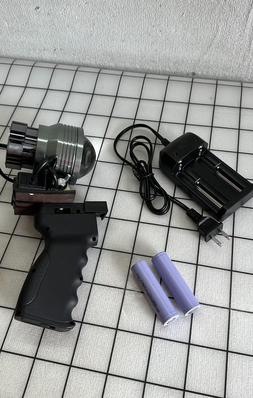 握把激光炮热成像伴侣21700电池款 续航一小时 外加两节电池