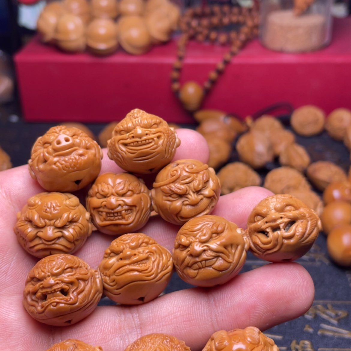 【闪购商品】橄榄核雕本*