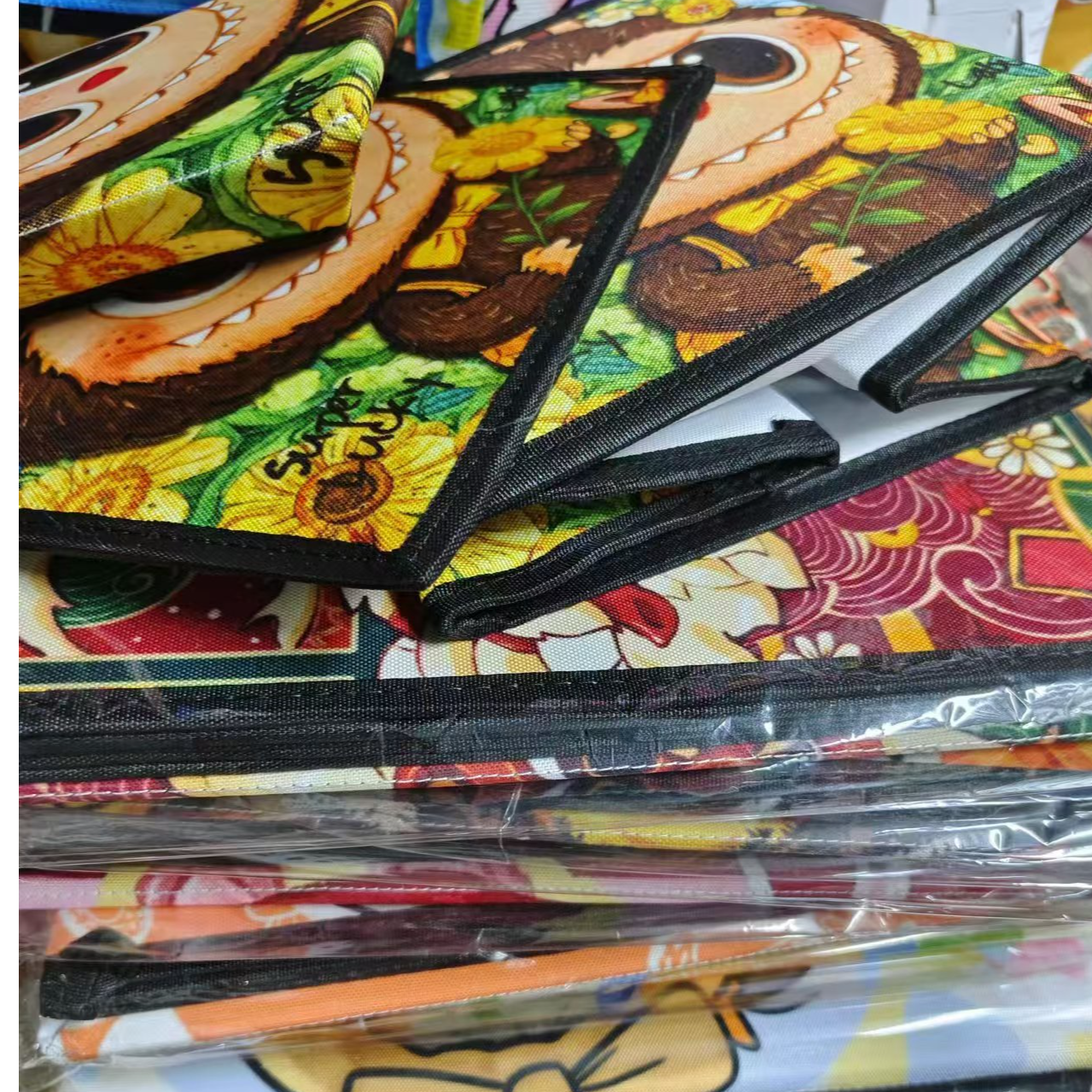 卡通收纳箱整理箱家庭衣服卡通多色印花收纳箱