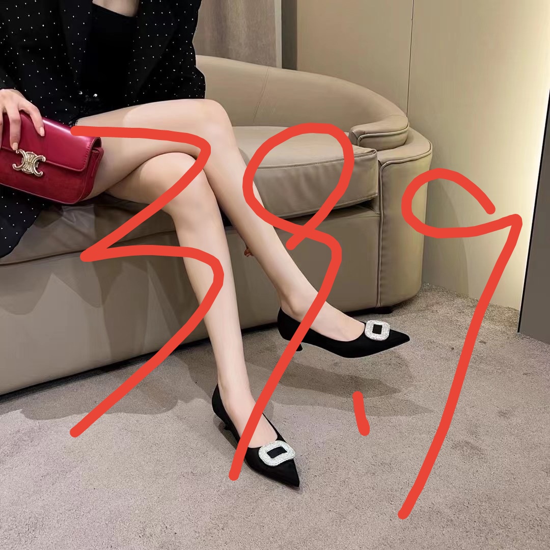 001-080付姐春秋时尚休闲鞋浮力偶有瑕疵，介意勿拍）