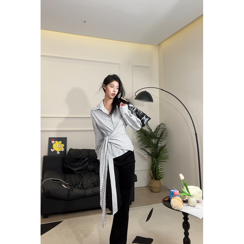 早秋新款韩系设计感小众不规则条纹长袖衬衫女高腰休闲阔腿牛仔裤