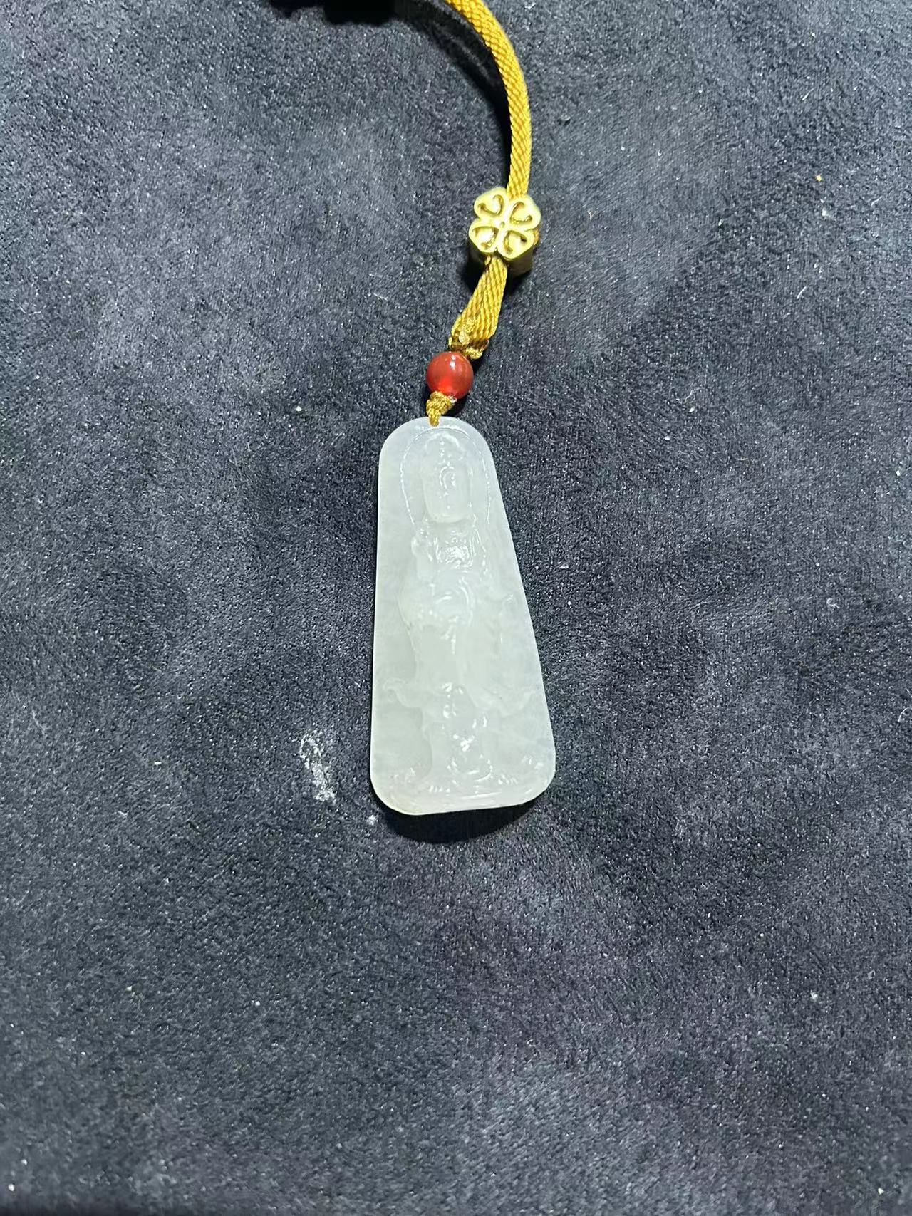 新疆和田玉手工雕观音吊坠