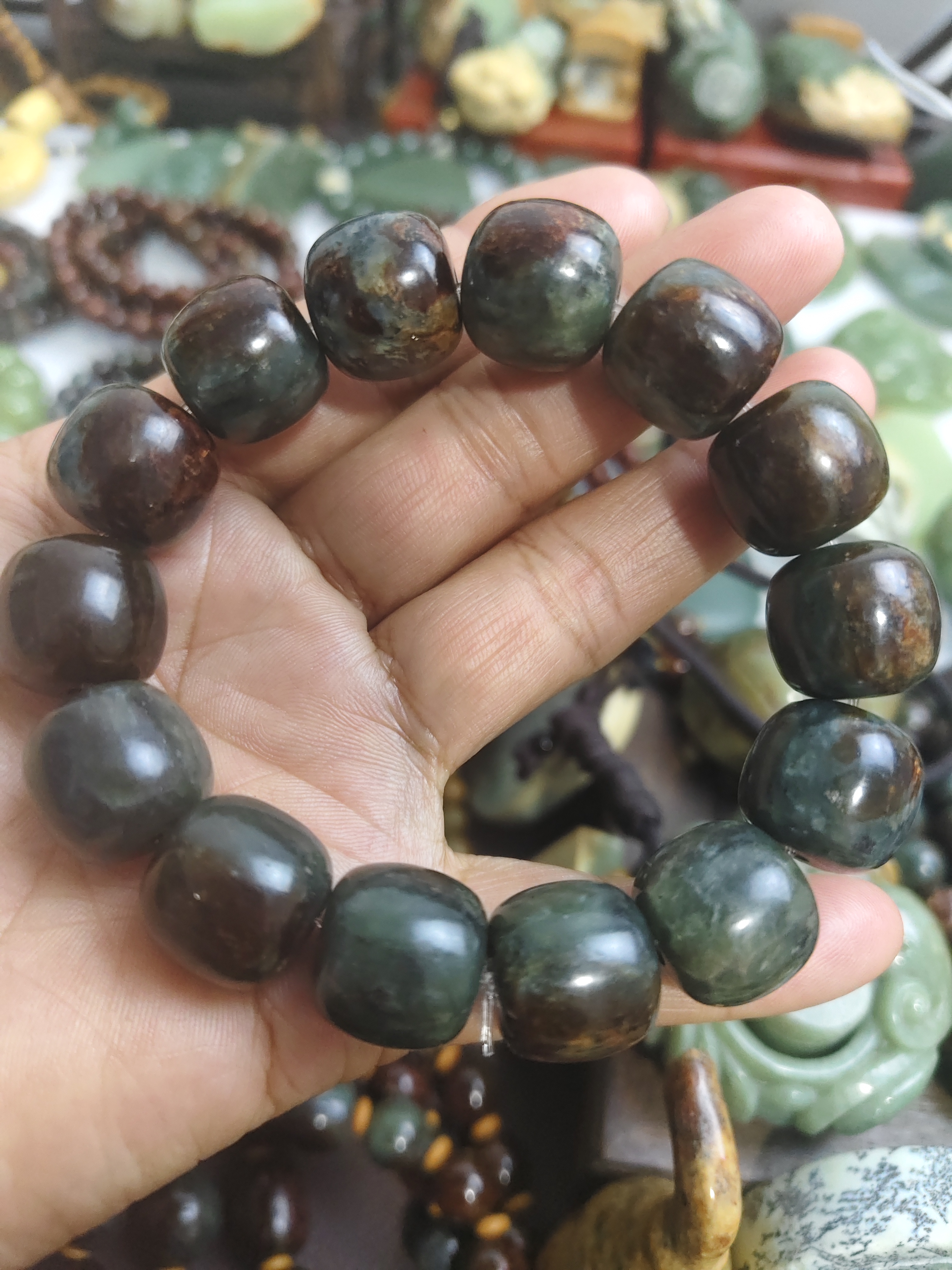 岫岩透闪石河磨玉手串