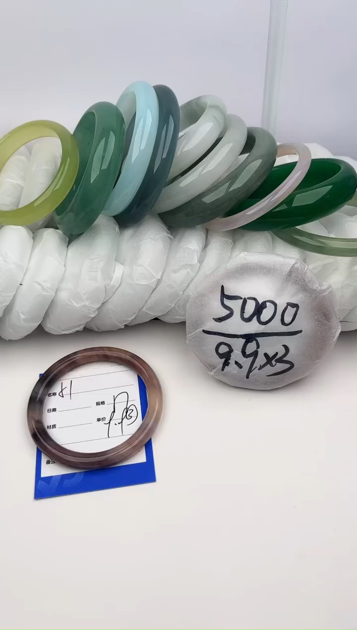 【闪购商品】石英质玉手镯未镶嵌51