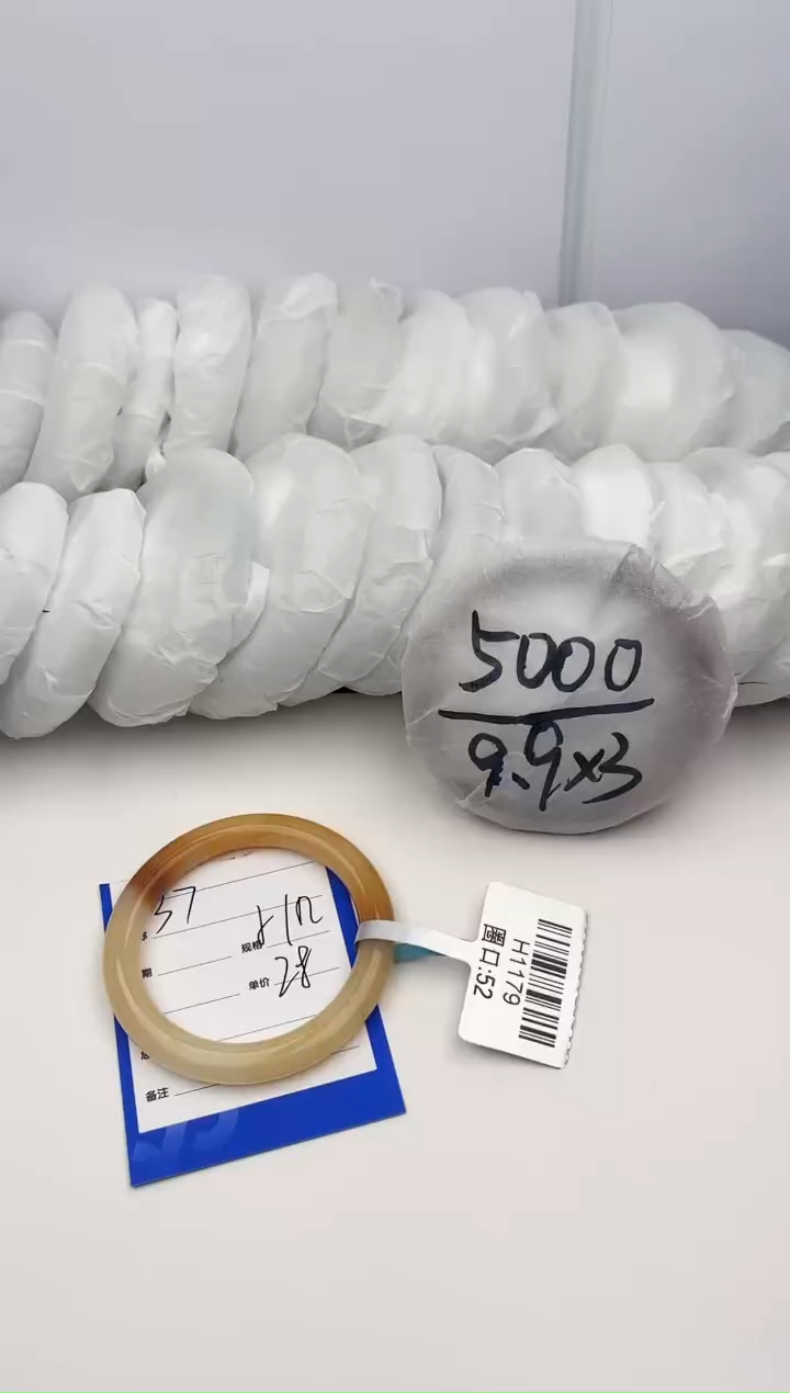 【闪购商品】石英质玉手镯未镶嵌37