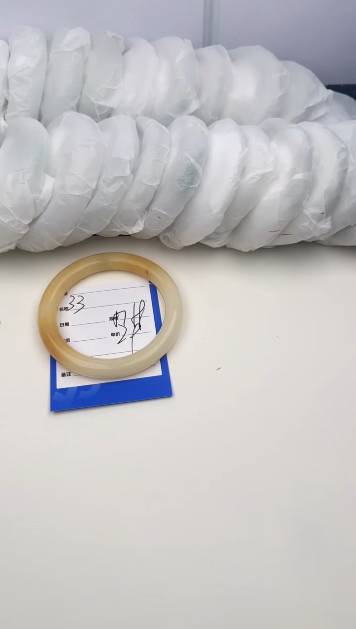 【闪购商品】石英质玉手镯未镶嵌33