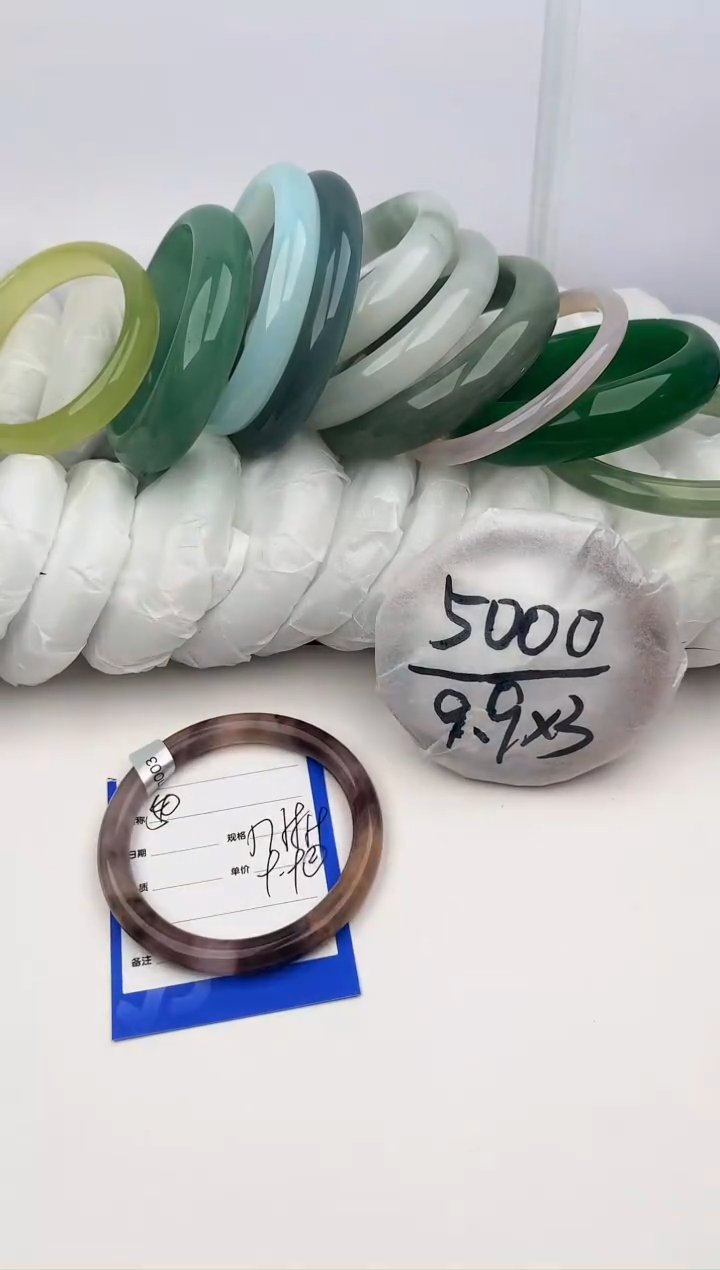 【闪购商品】石英质玉手镯未镶嵌50