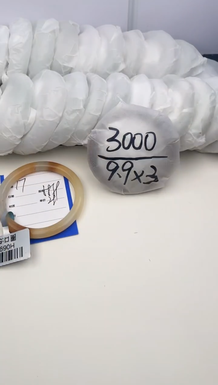 【闪购商品】石英质玉手镯未镶嵌17