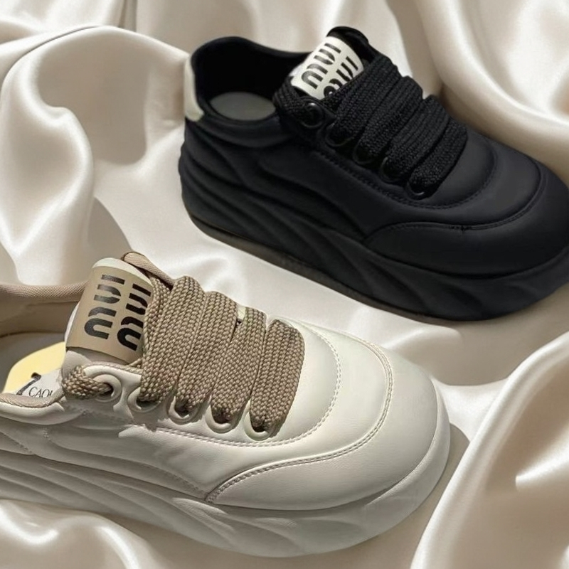2025真皮厚底潮鞋爆款透气百搭韩版运动板鞋网红系带夏季春季时尚