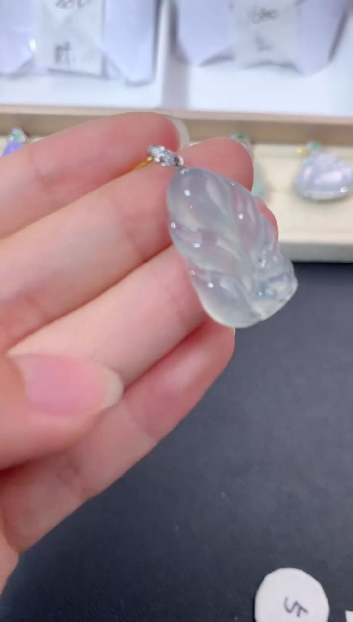 【闪购商品】翡翠颈饰18K金镶嵌N12